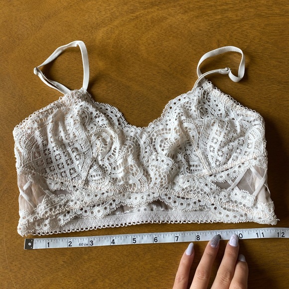 Pullover Lace Bra - Picture 3 of 10